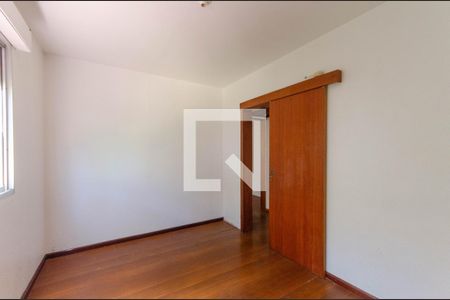 Quarto 1 de apartamento para alugar com 2 quartos, 48m² em Santa Tereza, Porto Alegre