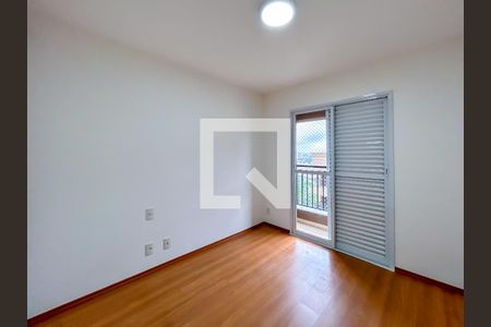 Suíte de apartamento à venda com 3 quartos, 76m² em Jardim Tupanci, Barueri