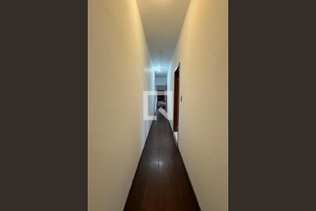 Corredor de casa para alugar com 2 quartos, 60m² em Vila Pouso Alegre, Barueri