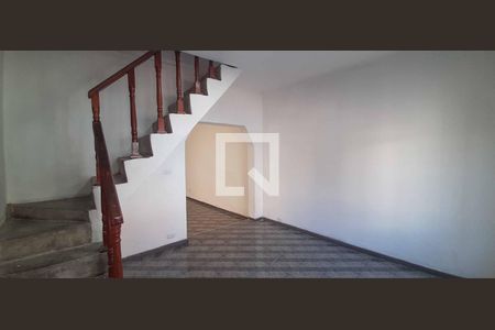 escadas de casa à venda com 3 quartos, 148m² em Bandeiras, Osasco