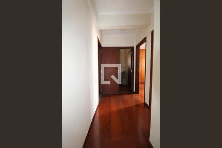 Corredor de apartamento à venda com 2 quartos, 97m² em Bosque, Campinas