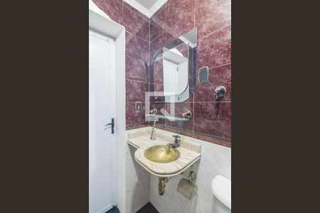 Banheiro de casa à venda com 2 quartos, 133m² em Vila Linda, Santo André