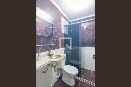 Banheiro de casa à venda com 2 quartos, 133m² em Vila Linda, Santo André