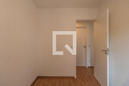 Quarto 1 de apartamento para alugar com 3 quartos, 76m² em Jardim Tupanci, Barueri