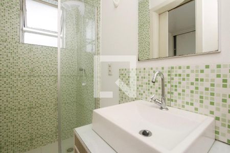 Banheiro de apartamento para alugar com 1 quarto, 60m² em Santa Rosa de Lima, Porto Alegre