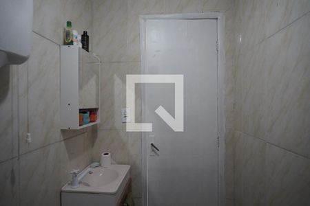 Banheiro de casa à venda com 2 quartos, 51m² em Rubem Berta, Porto Alegre