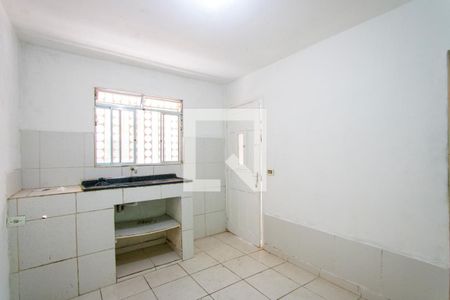Cozinha de casa para alugar com 1 quarto, 27m² em Jardim Santo Antonio de Padua, Santo André