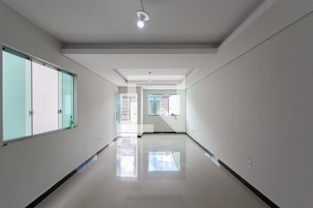 Sala de casa à venda com 3 quartos, 116m² em Planalto, Belo Horizonte