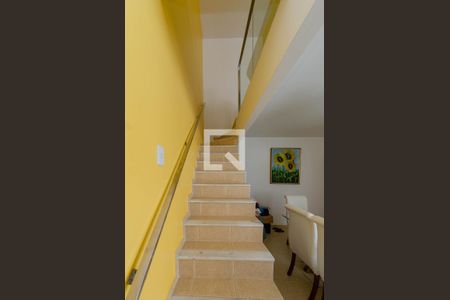 Escada de apartamento à venda com 3 quartos, 105m² em Buritis, Belo Horizonte
