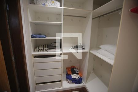 Closet de apartamento à venda com 1 quarto, 78m² em Belvedere, Belo Horizonte