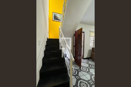 Escada de casa à venda com 3 quartos, 180m² em Nova Aldeinha/aldeia, Barueri
