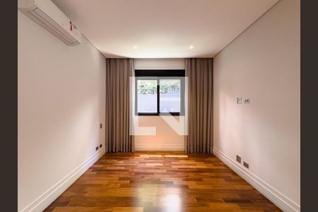 Casa à venda com 4 quartos, 700m² em Alphaville Residencial Um, Barueri