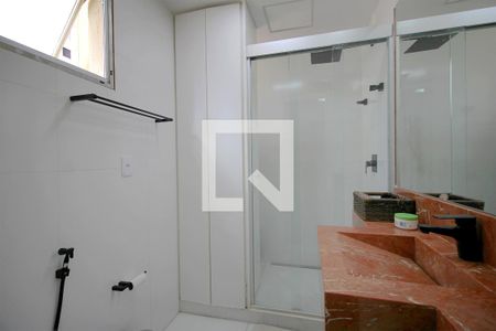 Banheiro da Suíte de apartamento para alugar com 4 quartos, 136m² em Sion, Belo Horizonte
