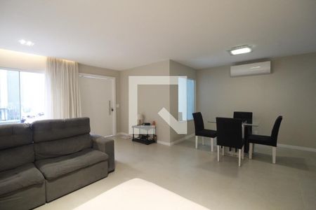 Sala de casa de condomínio para alugar com 4 quartos, 177m² em Freguesia (jacarepaguá), Rio de Janeiro