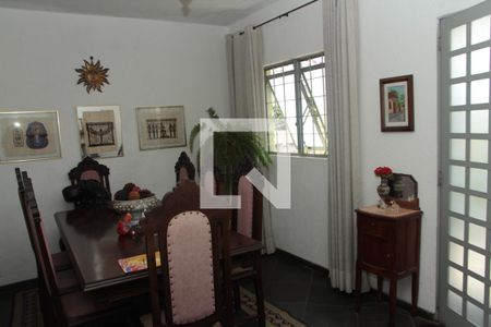 Sala de casa à venda com 3 quartos, 290m² em Ouro Preto, Belo Horizonte