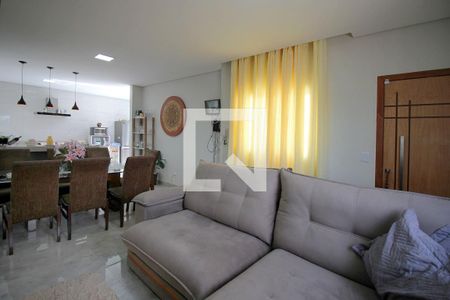 Sala de casa para alugar com 3 quartos, 60m² em Esplanada, Belo Horizonte