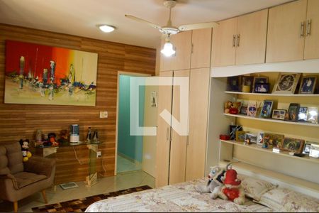 Suíte de casa de condomínio à venda com 3 quartos, 200m² em Taquara, Rio de Janeiro