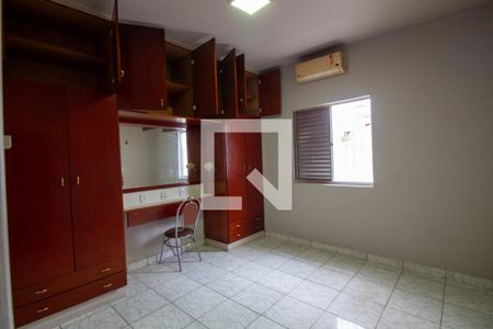 Quarto 1 de casa para alugar com 3 quartos, 100m² em Santo Amaro, São Paulo