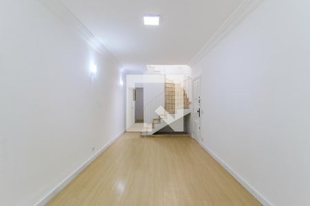 Sala de casa para alugar com 2 quartos, 132m² em Santo Amaro, São Paulo