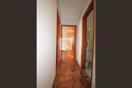 Corredor  de apartamento à venda com 3 quartos, 82m² em Centro, Campinas