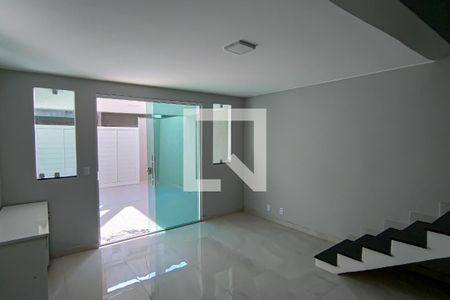 sala de casa à venda com 2 quartos, 120m² em Jacarepaguá, Rio de Janeiro