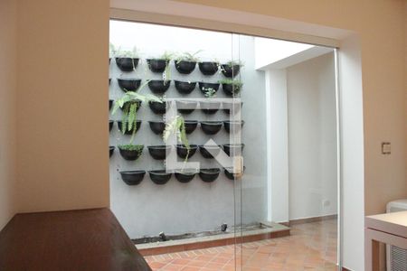 Sala de TV de casa à venda com 5 quartos, 212m² em Jardim Paulista, São Paulo