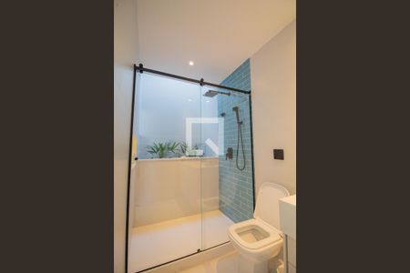 Banheiro da Suíte 1 de casa de condomínio para alugar com 4 quartos, 400m² em Recreio dos Bandeirantes, Rio de Janeiro