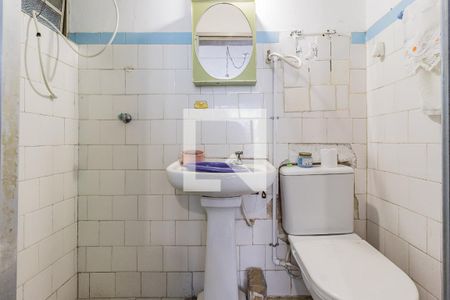 Banheiro de apartamento à venda com 1 quarto, 46m² em Independência, Porto Alegre