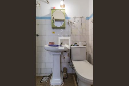 Banheiro de apartamento à venda com 1 quarto, 46m² em Independência, Porto Alegre