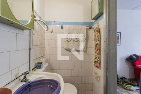 Banheiro de apartamento para alugar com 1 quarto, 46m² em Independência, Porto Alegre