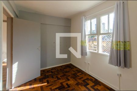 Quarto 1  de apartamento para alugar com 2 quartos, 61m² em Jardim Botânico, Porto Alegre