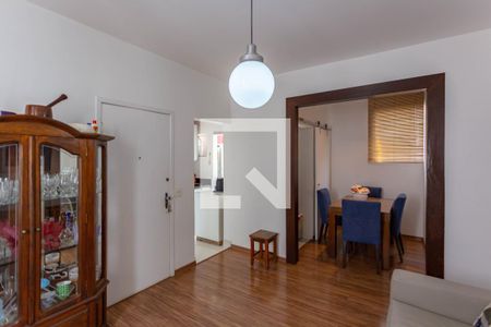 Sala de apartamento para alugar com 2 quartos, 66m² em Sagrada Família, Belo Horizonte