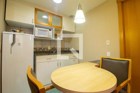 Sala e Cozinha de apartamento para alugar com 1 quarto, 40m² em Rio Branco, Porto Alegre