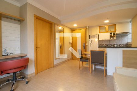 Sala e Cozinha de apartamento para alugar com 1 quarto, 44m² em Rio Branco, Porto Alegre