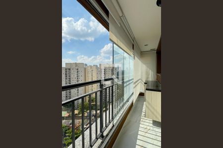 Sacada de apartamento à venda com 2 quartos, 74m² em Jardim Tupanci, Barueri