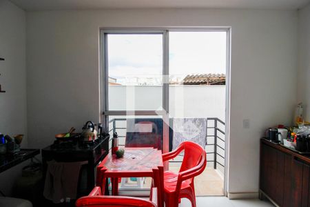 Sala de apartamento para alugar com 2 quartos, 80m² em Sagrada Família, Belo Horizonte