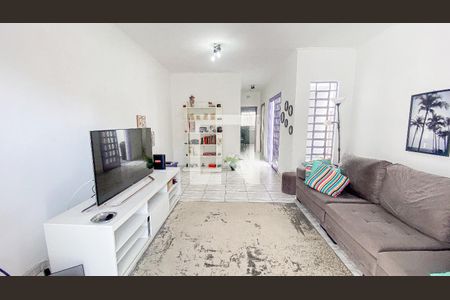 Sala de casa para alugar com 3 quartos, 246m² em Vila Eldízia, Santo André