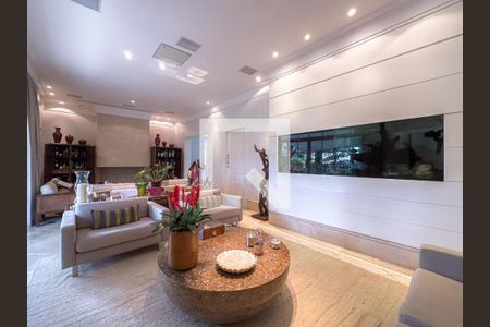 Casa à venda com 5 quartos, 584m² em Vila Madalena, São Paulo
