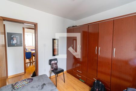 Quarto 1 de apartamento para alugar com 3 quartos, 72m² em Medianeira, Porto Alegre