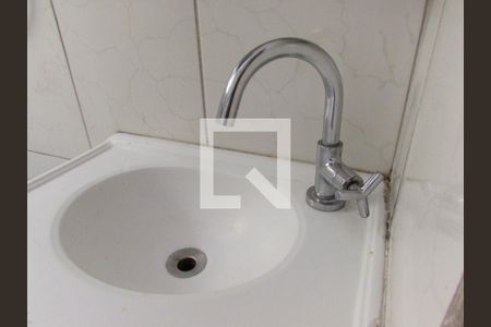 Banheiro - torneira de casa para alugar com 1 quarto, 60m² em Jardim São Jorge, São Paulo