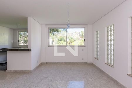 Sala de casa à venda com 4 quartos, 250m² em Buritis, Belo Horizonte