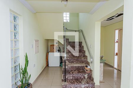 Escada de casa para alugar com 3 quartos, 195m² em Barra Funda, São Paulo