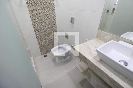 Banheiro da Suíte de casa para alugar com 3 quartos, 90m² em Vista Alegre, Rio de Janeiro