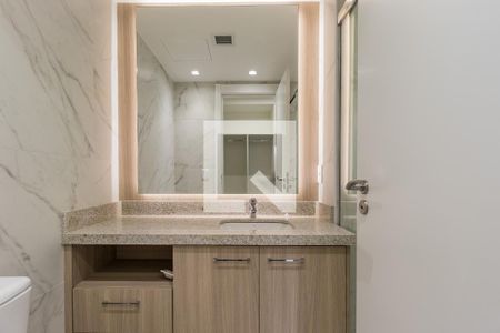 Banheiro de apartamento para alugar com 1 quarto, 50m² em Petrópolis, Porto Alegre