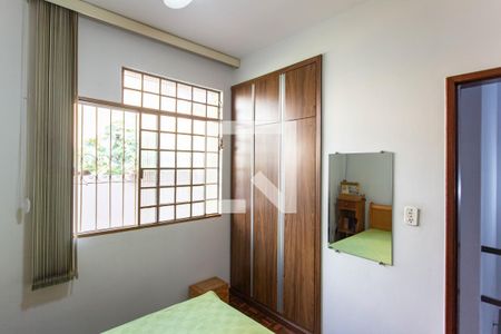 Quarto 1 de casa para alugar com 3 quartos, 130m² em Planalto, Belo Horizonte