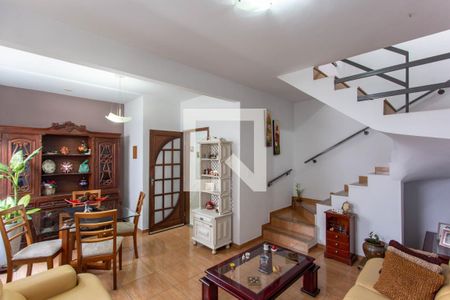 Sala de casa para alugar com 3 quartos, 130m² em Planalto, Belo Horizonte