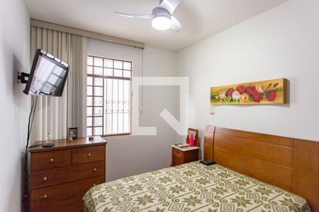 Quarto 2 de casa para alugar com 3 quartos, 130m² em Planalto, Belo Horizonte