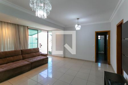 Sala de apartamento para alugar com 4 quartos, 200m² em Sagrada Família, Belo Horizonte