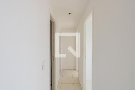 Corredor de apartamento para alugar com 3 quartos, 60m² em Recreio dos Bandeirantes, Rio de Janeiro