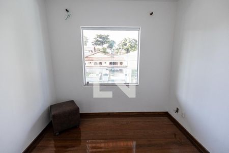 Quarto 1 de casa para alugar com 3 quartos, 194m² em Planalto, Belo Horizonte